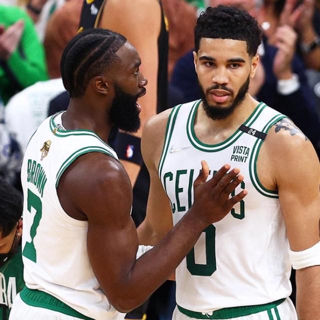 开云APP下载-杰伦·布朗连续低迷 双探花的大当家争论终于休矣!